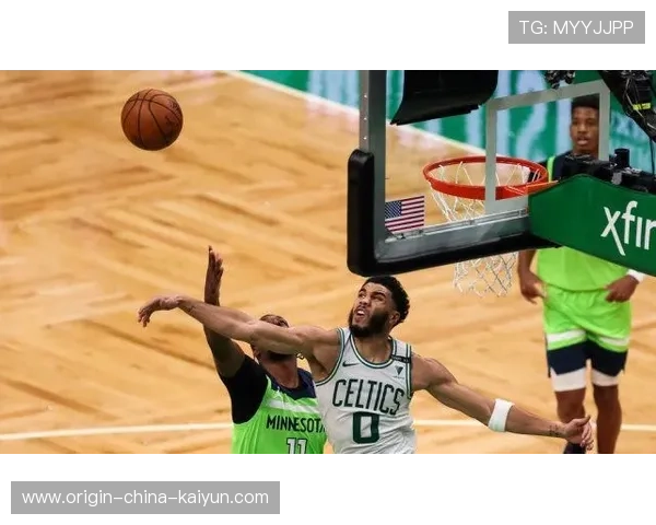 塔图姆三分+突破上篮,绿军主场取胜猛龙! 塔图姆三分+突破上篮,绿军主场取胜猛龙!