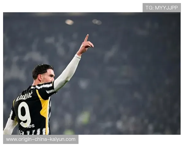 弗拉霍维奇禁区前沿停球转身，抽射破门一气呵成